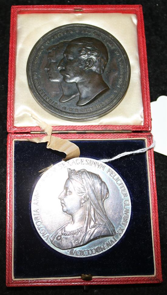 Queen Victoria Diamond Jubilee large silver medal (cased) and an 1897 Wyon bronze medal, Princess Louise & Arthur Duke of Connaught